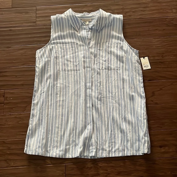 Dana Buchman Tops - Dana Bachman Sleeveless Button Down Shirt